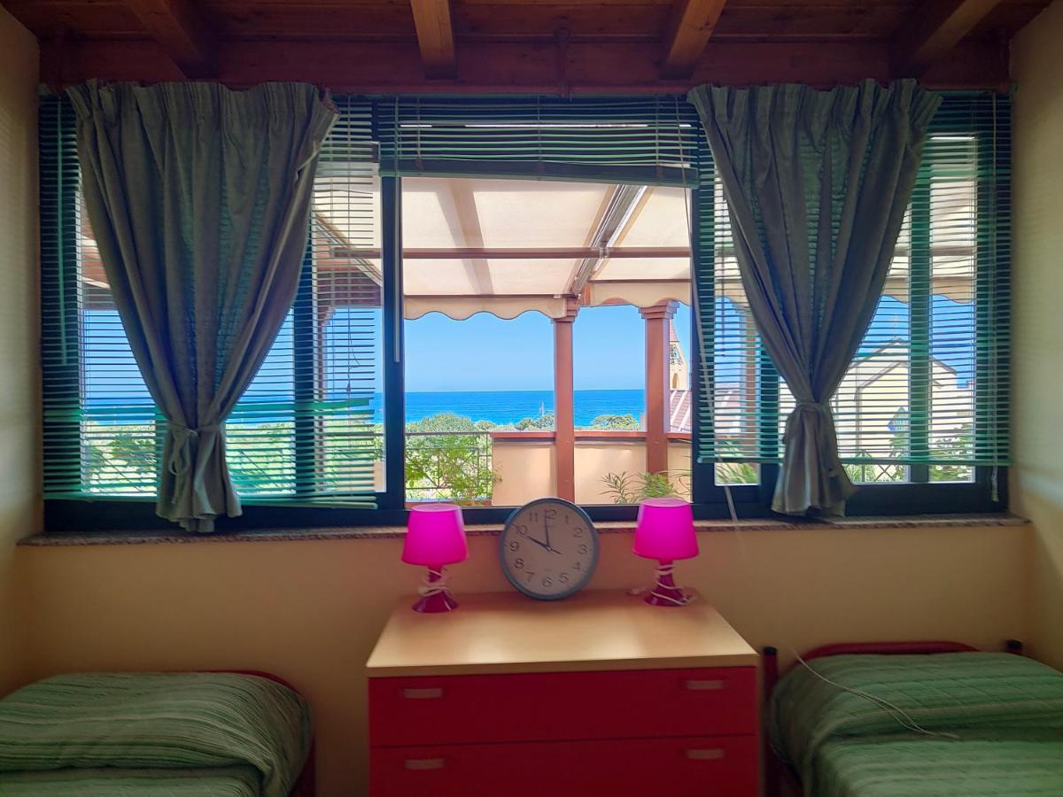 "Appartamento Del Mare Gliaca" Con Vista Isole Eolie,Ampia Terrazza,Wifi E Parcheggio Privato Gratuito Piraino Exterior photo