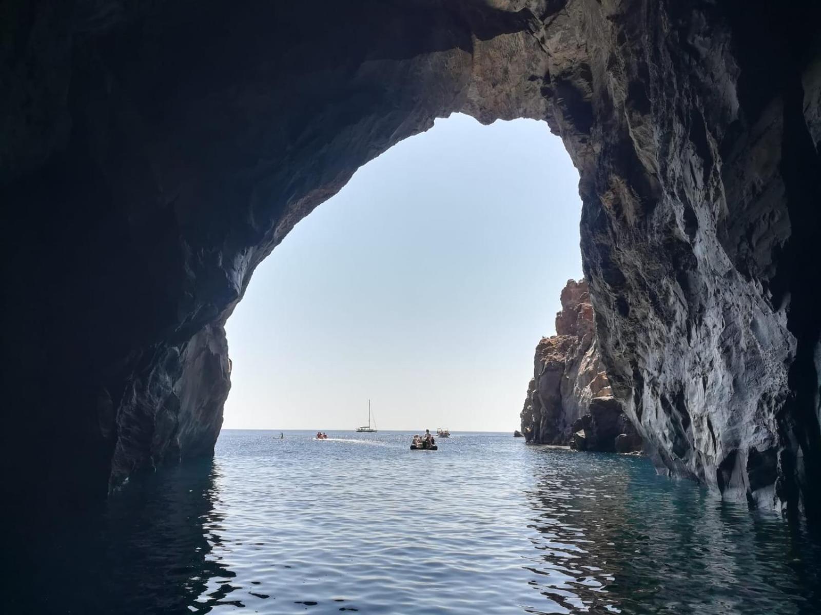"Appartamento Del Mare Gliaca" Con Vista Isole Eolie,Ampia Terrazza,Wifi E Parcheggio Privato Gratuito Piraino Exterior photo