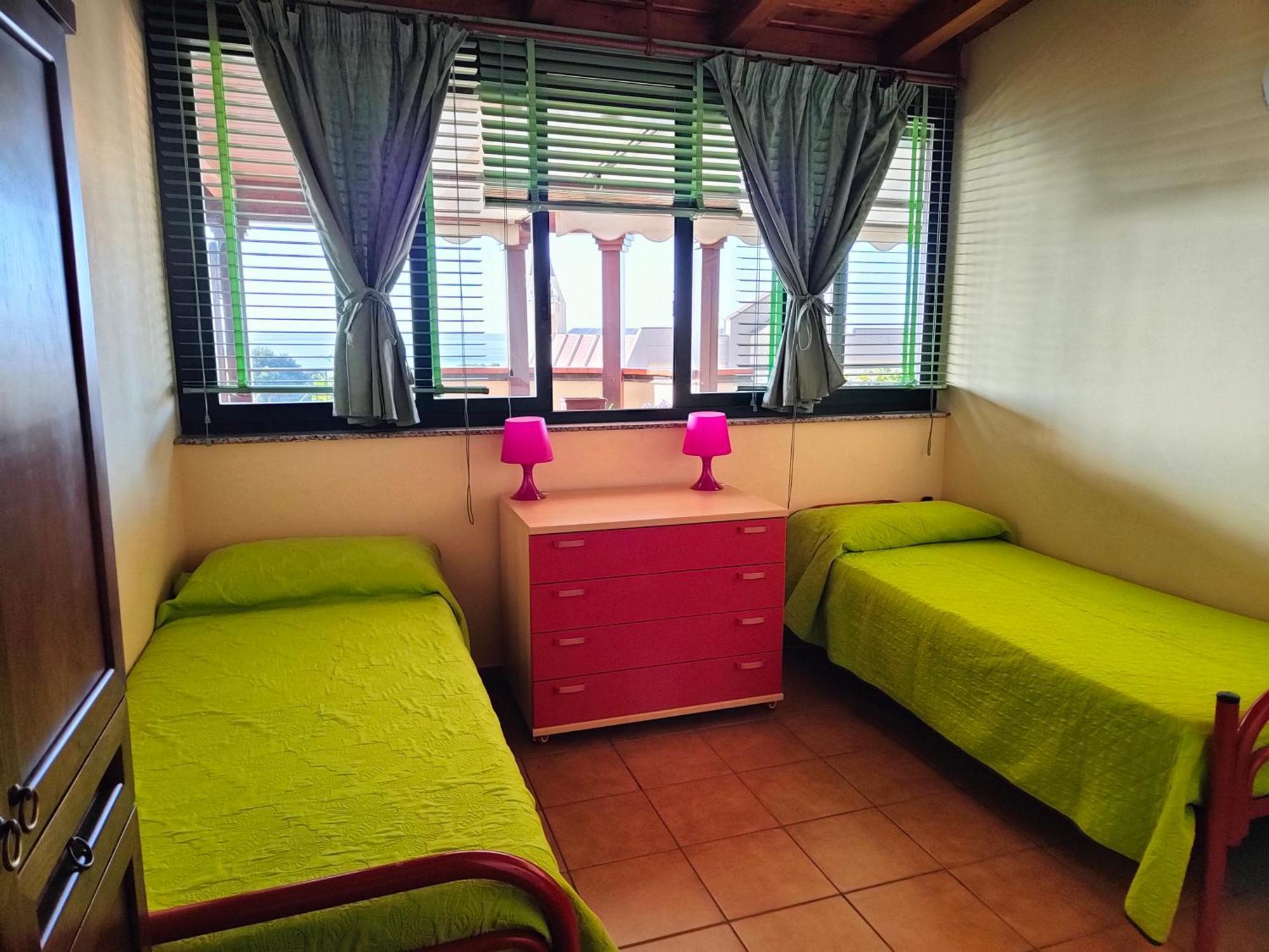 "Appartamento Del Mare Gliaca" Con Vista Isole Eolie,Ampia Terrazza,Wifi E Parcheggio Privato Gratuito Piraino Exterior photo