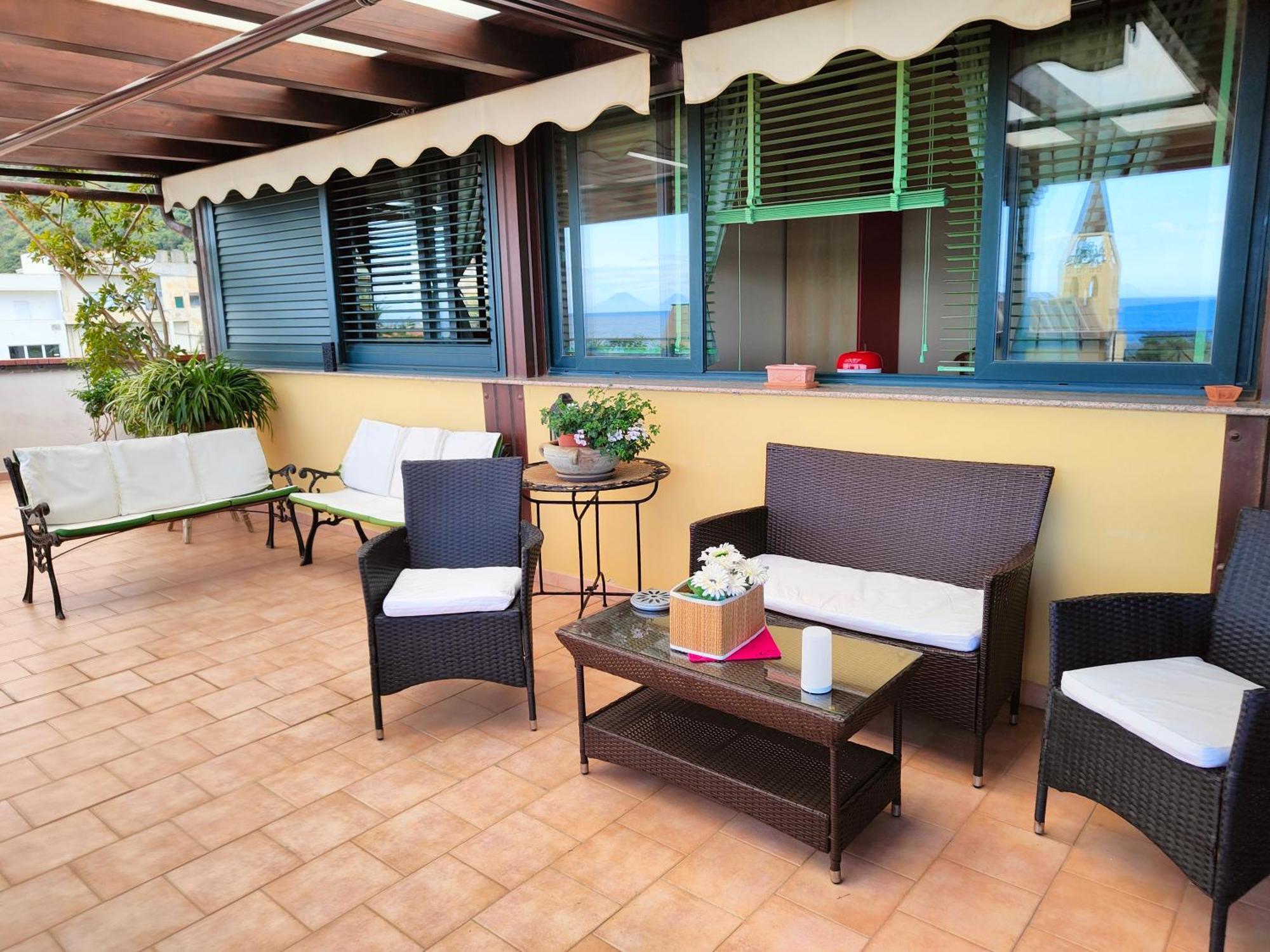 "Appartamento Del Mare Gliaca" Con Vista Isole Eolie,Ampia Terrazza,Wifi E Parcheggio Privato Gratuito Piraino Exterior photo